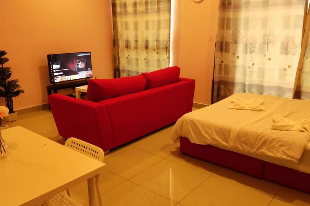 Cq1305-selfcheckin-netflix-wifi-parking-cyberjaya, Cybersquare Soho,2012 *