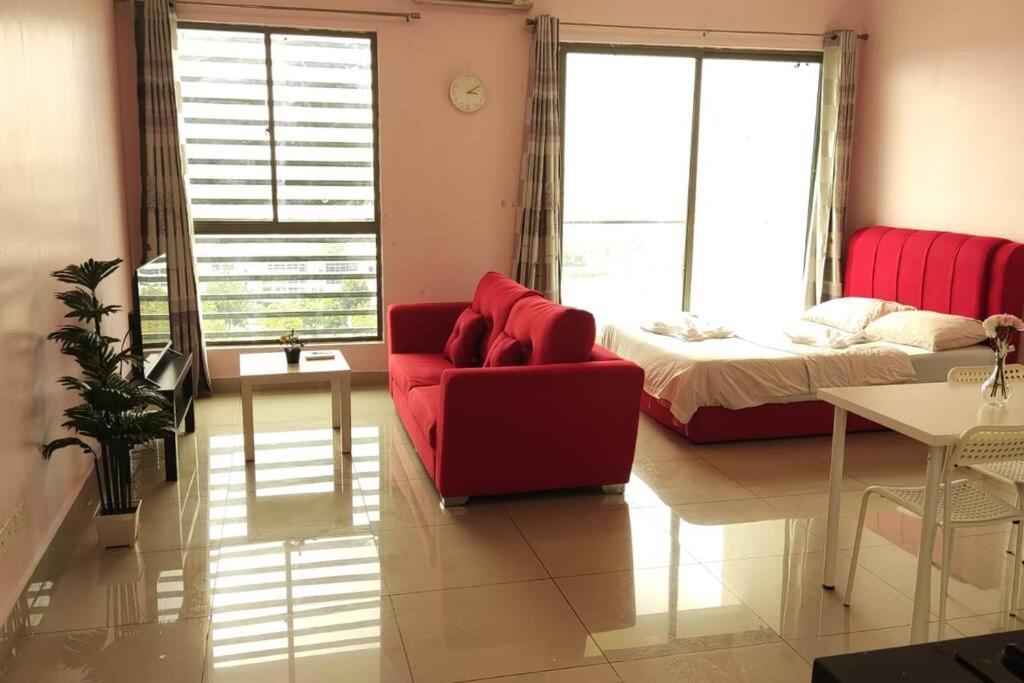 Apartment Cq1305-selfcheckin-netflix-wifi-parking-cyberjaya, Cybersquare Soho,2012 Cyberjaya