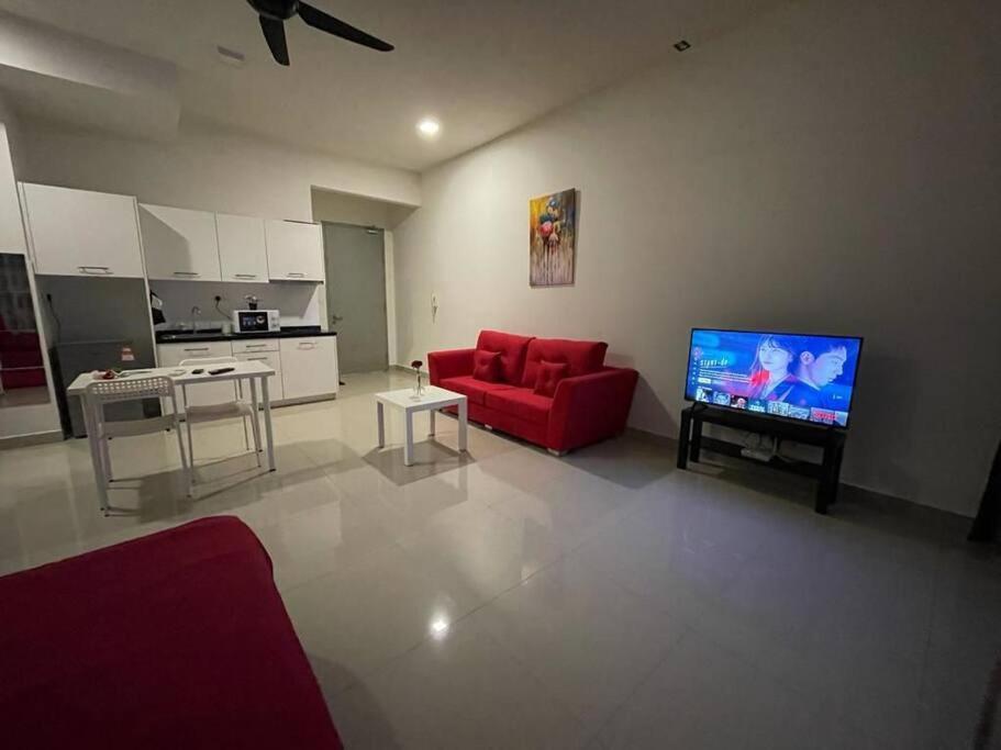 Cq1305-selfcheckin-netflix-wifi-parking-cyberjaya, Cybersquare Soho,2012 Apartment Cyberjaya