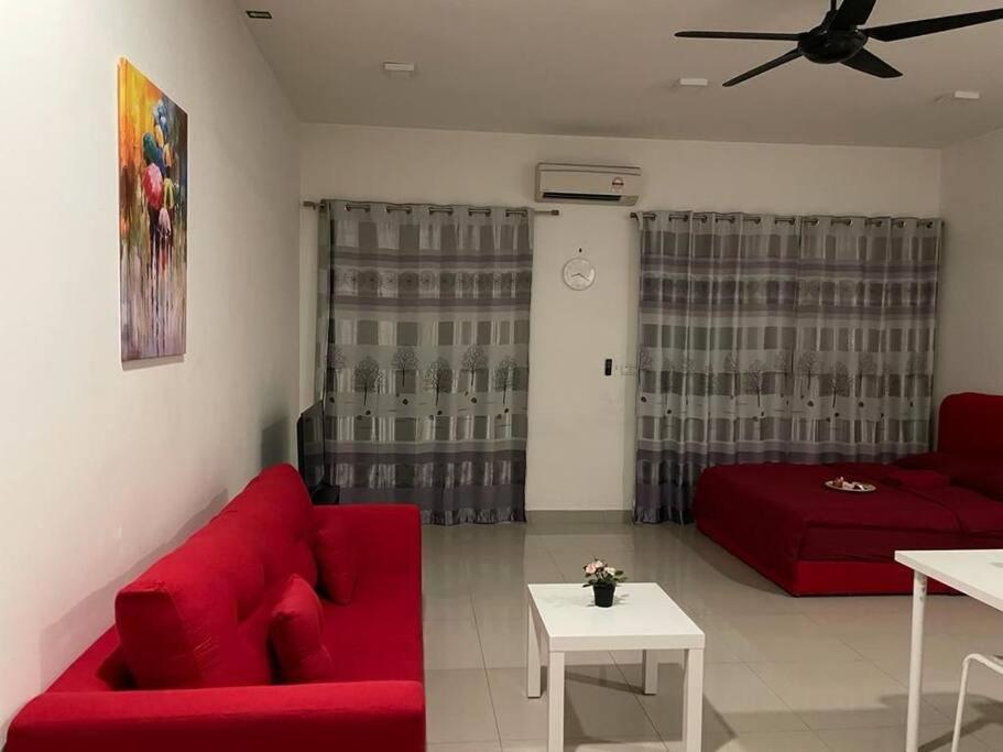 Apartment Cq1305-selfcheckin-netflix-wifi-parking-cyberjaya, Cybersquare Soho,2012