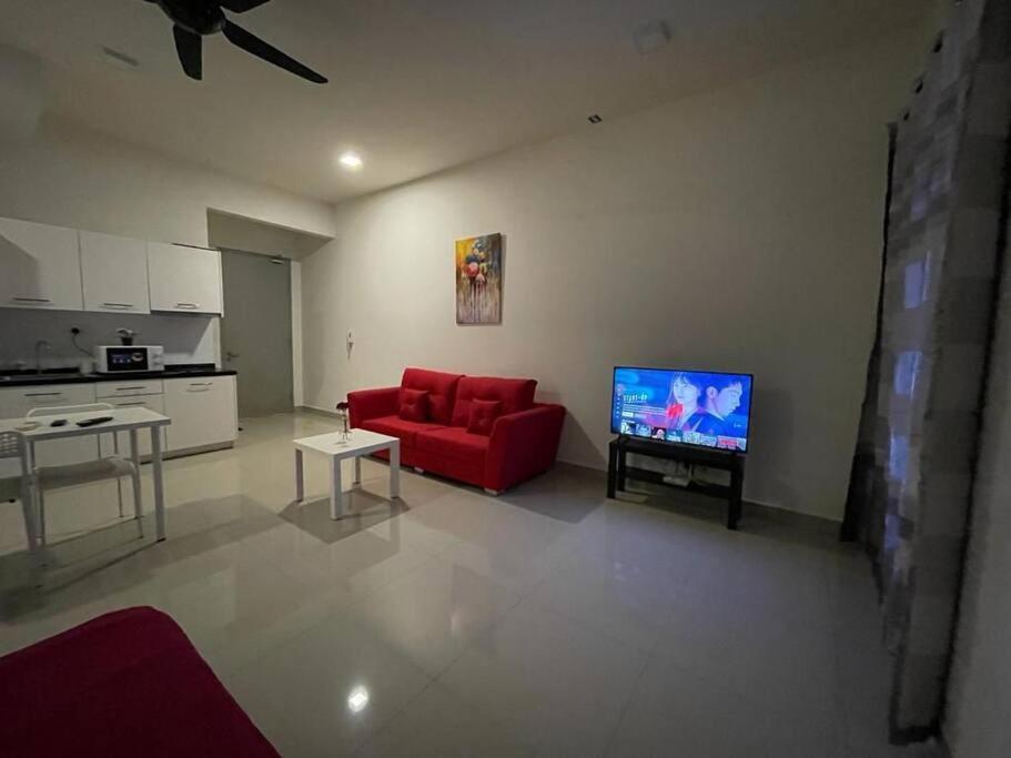 Cq1305-selfcheckin-netflix-wifi-parking-cyberjaya, Cybersquare Soho,2012 Apartment Cyberjaya