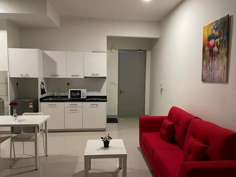 Cq1305-selfcheckin-netflix-wifi-parking-cyberjaya, Cybersquare Soho,2012 Apartment Cyberjaya