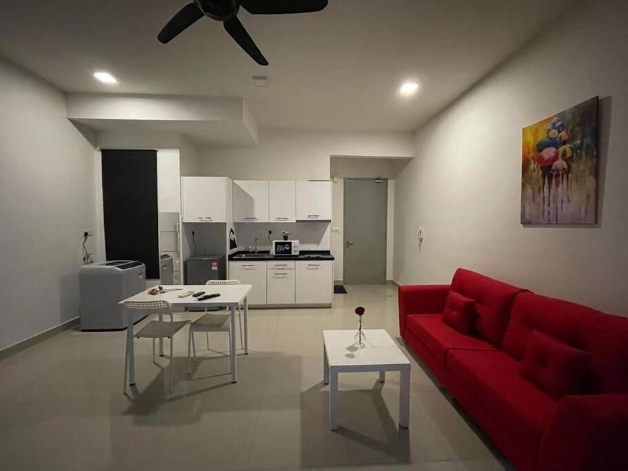 Cq1305-selfcheckin-netflix-wifi-parking-cyberjaya, Cybersquare Soho,2012 Apartment *