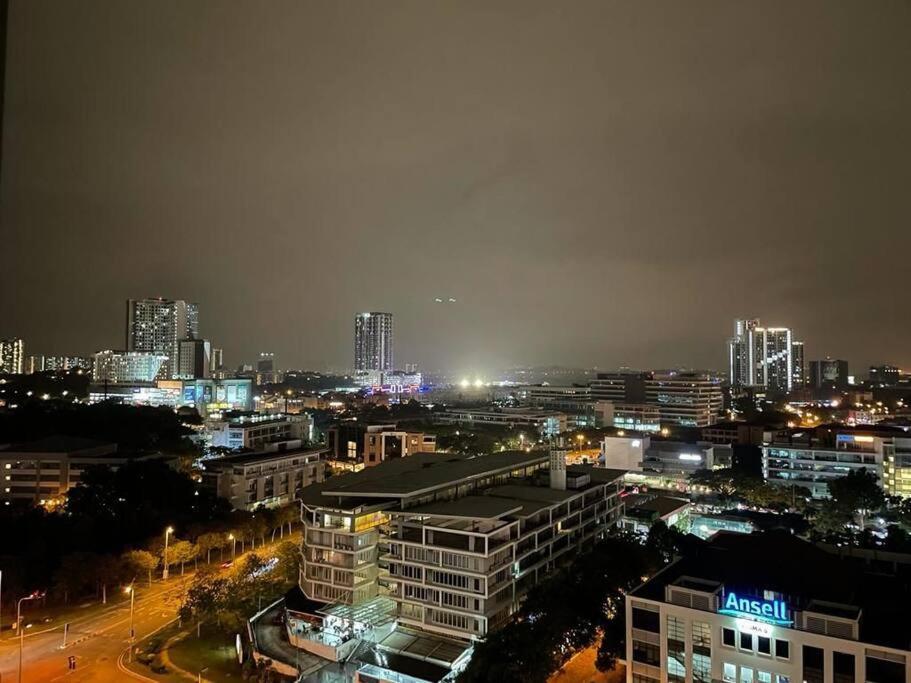 Cq1305-selfcheckin-netflix-wifi-parking-cyberjaya, Cybersquare Soho,2012 * Cyberjaya